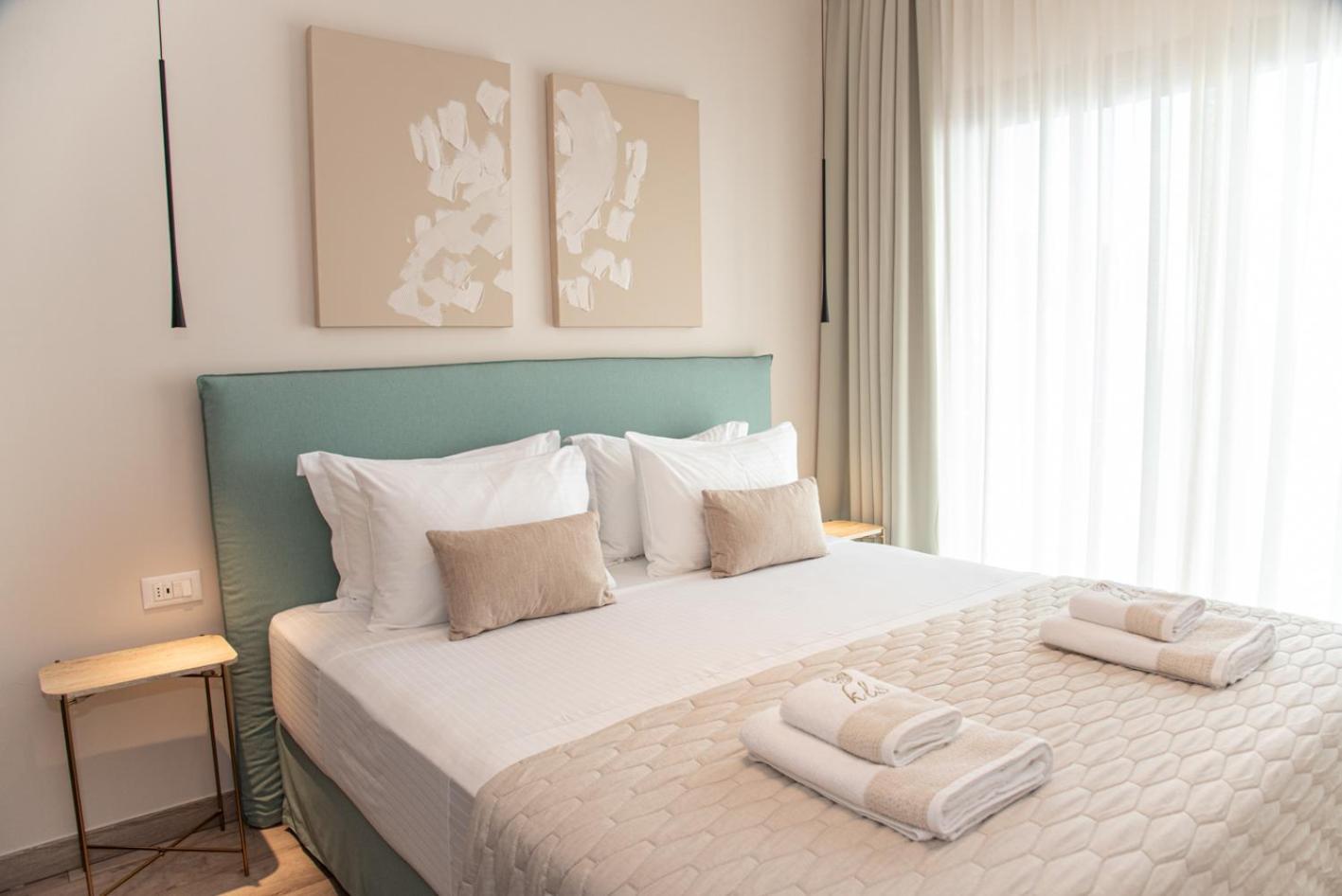 Kaiser Luxury Suites Achílleion Esterno foto