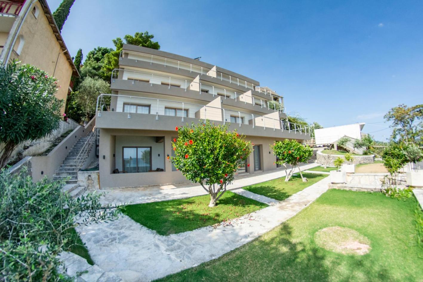 Kaiser Luxury Suites Achílleion Esterno foto